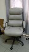 Fauteuil bureau ergonomique beige clair cuir synthétique