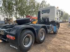 Sinotruck Howo NX 6X4 Tractor truck ´