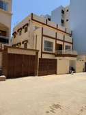 Villa R+2 à vendre aux Almadies Titre Foncier