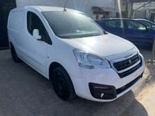 Citroën berlingo essence manuelle climatisé année 2018
