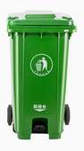 Poubelle à pédale 100 litres en plastique vert avec roues