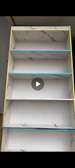 Etagere de rangement disponible au