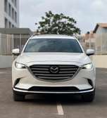 Mazda CX-9 SUV blanc spacieux fiable