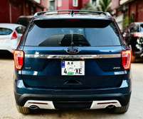 Location Ford Explorer 7 Places