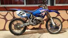 MOTO CROSS YAMAHA YZ 125