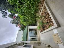 Belle villa avec cour à Mermoz