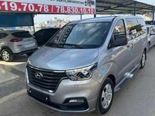 Hyundai Starex 2019, 82000 kms, 12 places diesel boîte auto