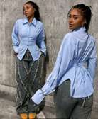 Chemise bleue cintrée laçage dos manches longues