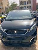 PEUGEOT TRAVELLER 8 places automatique diesel