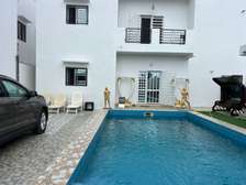Villa R+1  à vendre allée milliardaire derriere Saly Center