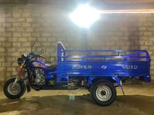 SUPER MOTO TRICYCLE ANNEE 2025
