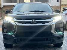 Mitsubishi OUTLANDER RVR