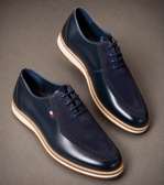 Ferragamo sneakers noir semelle blanche confort