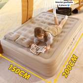 Matelas gonflable avec pompe intégré