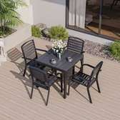 Ensemble de table et de chaises d'extérieur