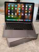 MacBook pro 2019 touch bar