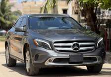 Mercedes GLA 250 année 2017 automatique essence