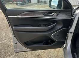 2022 jeep grand Cherokee thumb 8