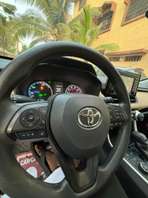Toyota Rav4 XLE hybride 2022 thumb 3