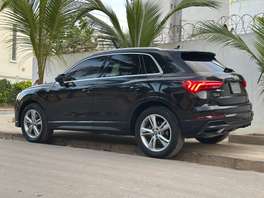 Audi Q3 S Line thumb 3