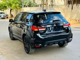 Mitsubishi outlander sport limite thumb 3