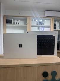 Surface Pro 11 - Snapdragon X Plus | 16GB RAM | 512GB SSD
