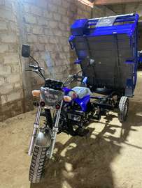 Moto tricycle bleu 1mètre70 année 2025