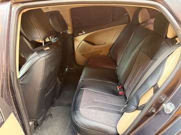 Kia berline noire feux LED très bon état