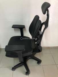 Chaise bureau ergonomique noire avec soutien lombaire