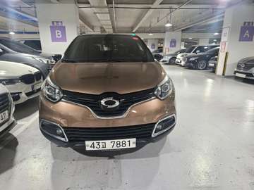 RENAULT QM3 2017