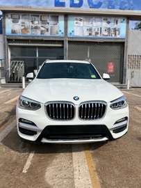 BMW X3 SUV xdrive 30i compact blanc performant