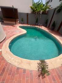 Villa F7 avec piscine aux Almadies