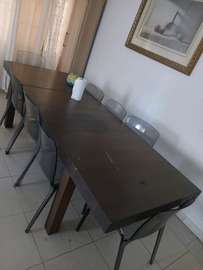 Table a manger 8 places