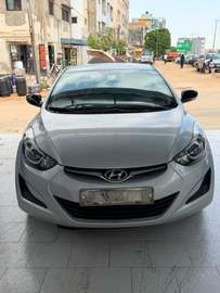 Hyundai Elantra Année: 2016