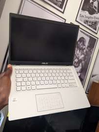 Asus 10th gen/ 512gb / 8gb ram