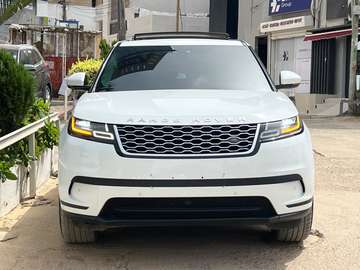 Range Rover Velar SUV blanc performance et style