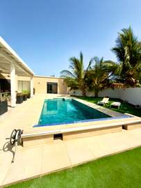 Villa de standing avec piscine privée