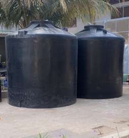 Réservoir d'eau plastique