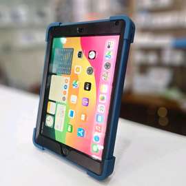 iPad 6th 128g  avec cover militaire