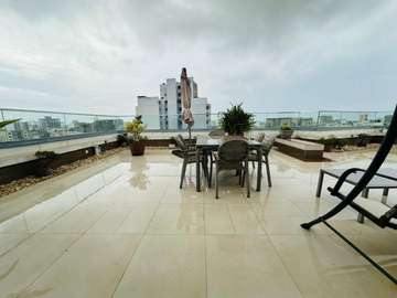 Roof top duplexe meubles à louer 3 chambres aux Almadies