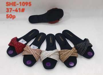 Chaussures talons transparents rose vif ouvertes arrière