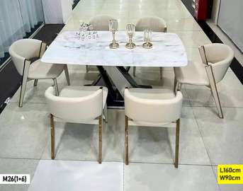 TABLE À MANGER MARBRÉE BLANCHE AVEC PIÉTEMENT NOIR