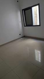 Aloue un grand apartuman de 3chambrsalon