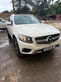 Mercedes GLC 300 année 2017 Full options