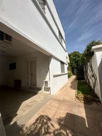 VILLA  R+1   A  LOUER  A FENETRE MERMOZ