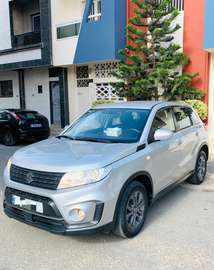 Suzuki Vitara SUV compact essence argent