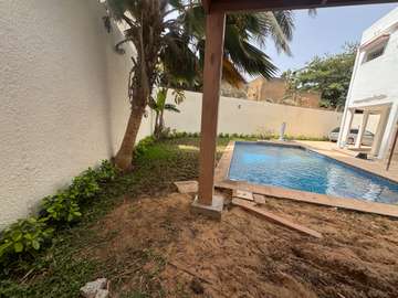 Villa à louer à la cité africa à 2 pieds de jean Mermoz