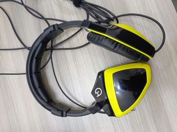 Casque gaming filaire noir jaune coussinets rembourrés