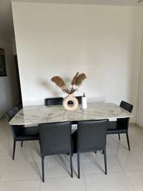 Table à manger 6 chaises