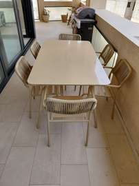 Table outdoor et 6 chaises